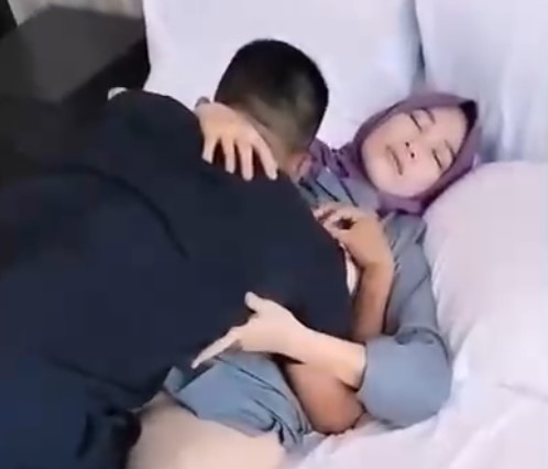 Istri Pejabat Hijab Wiwik Bareng Ajudan Ketika Suami Lagi Rapat Di Hotel