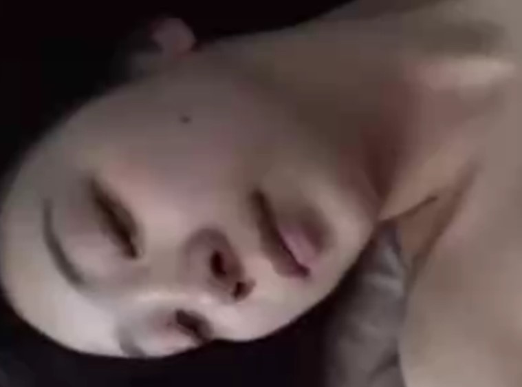 Kekasih Cantik Punya Apem Lebat Dan Enak Bikin Ketagihan