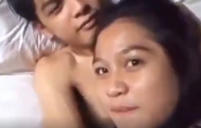 Pasangan Pelajar Sma Abg Belajar Bikin Vlog Buat Tiktok