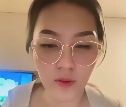 Pulang Kerja Bos Ngajak Tante Ica Kiwkiw Di Hotel