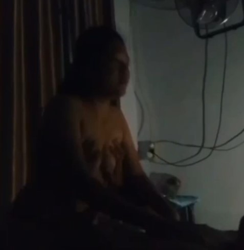 Semua Orang Lelap Tidur Ibu Mertua Masuk Kamar Menantu