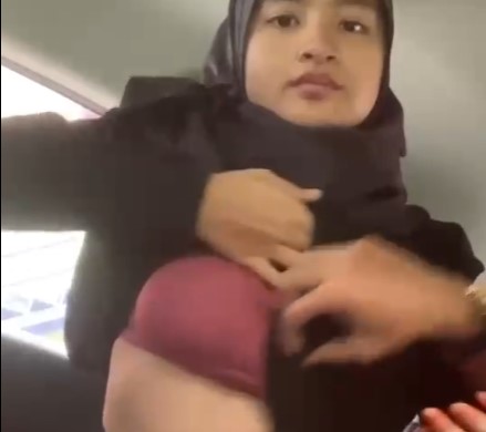 Ukhti Toge Atlet Pemain Voli Abg Jilbab Bikin Nyaman Di Mobil Viral